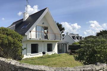 Location de vacances pour 8 personnes, avec jardin dans Plage du palue du Cosquer