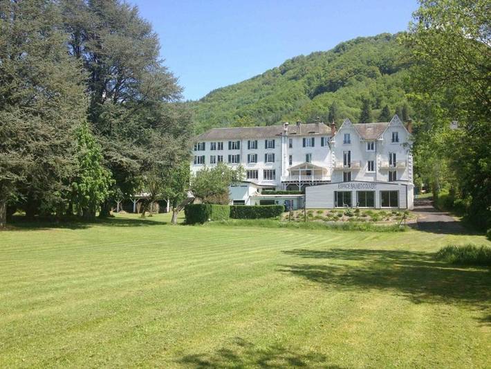 Hôtel pour 6 personnes, avec jardin et sauna ainsi que jacuzzi et piscine, animaux acceptés