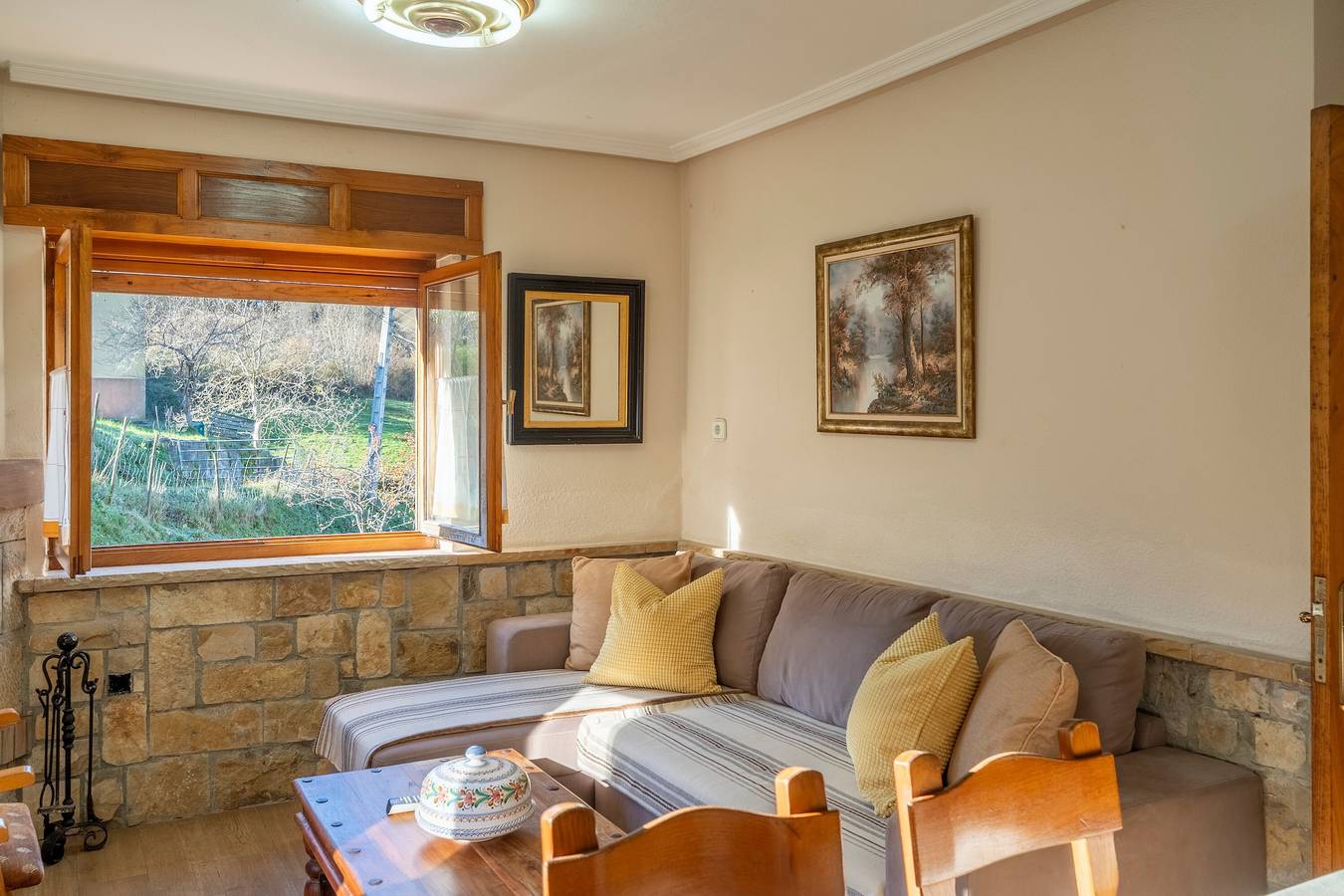 Entire apartment, Apartment 'Casa Geli 1' in La Robellada, Onís – Sleeps 9, Pet-Friendly in La Robellada, Onís