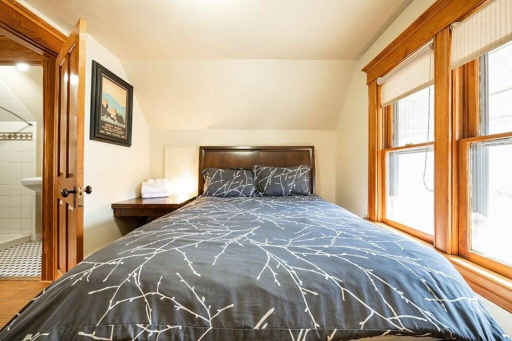 Genießen Sie die Innenstadt von Colorado Springs Restaurants, Brauereien, Museen, Kunstgalerien in Colorado Springs, El Paso County (CO)