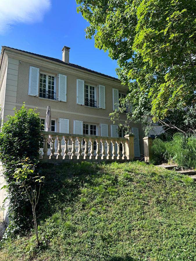 Cottage pour 7 personnes, avec jardin et vue, animaux acceptés à Bessancourt