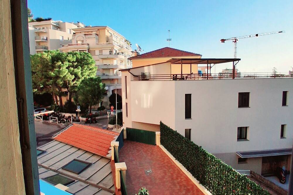 Ganze Wohnung, 5 mins walk to Monaco center 1 charming bedroom flat in Beausoleil in Beausoleil, Nizza und Umgebung