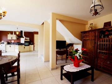 Cottage voor 6 Personen in Saint-Nizier-de-Fornas, Centraal Massief, Afbeelding 1