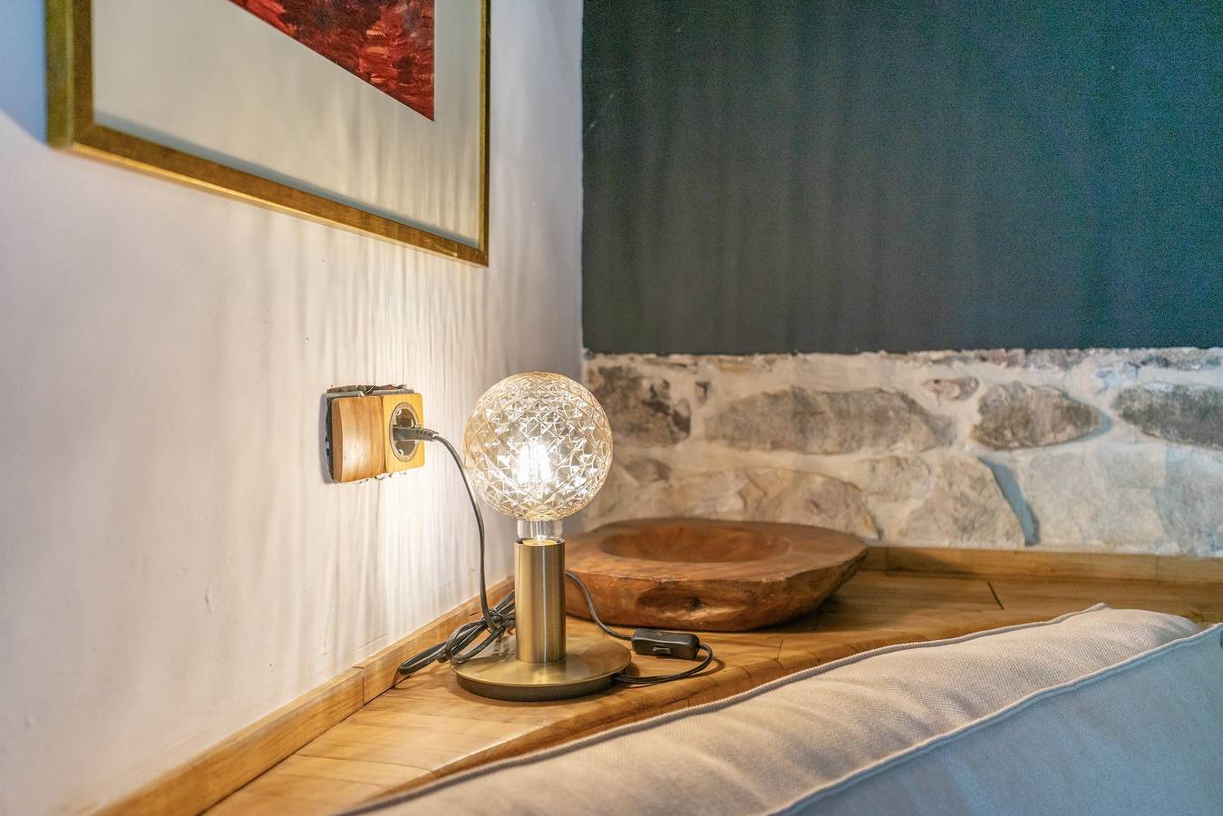 Apartamento entero, Apartamento 'Zentralclub Electra Generador' con vistas a la montaña, balcón y Wi-Fi in Belmonte de Miranda, Cordillera Cantábrica