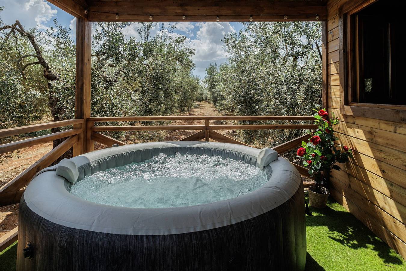 Cabaña El Refugio del Amor mit privater Terrasse, Wlan und Klimaanlage in Bollullos de la Mitación, Sevilla Provinz