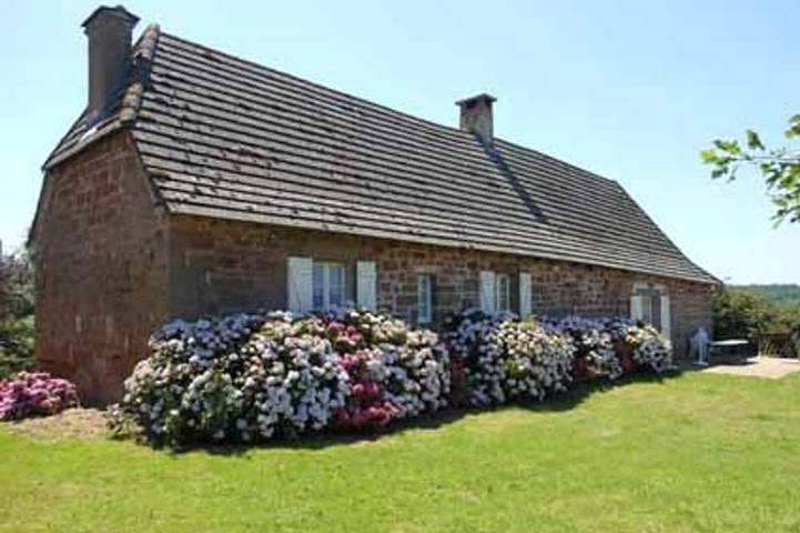 Gîte pour 9 personnes, avec Terrasse et Jardin à Villac