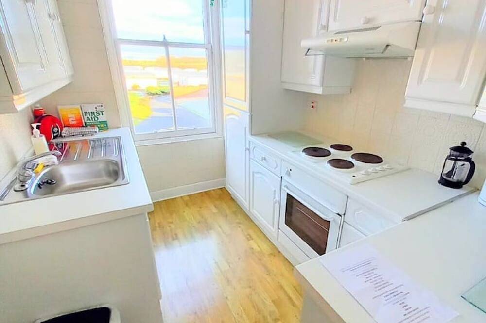 Self Catering Apartment (South Wing) at St Andrews House Prestwick sleeps 5\n\n in Firth Of Clyde