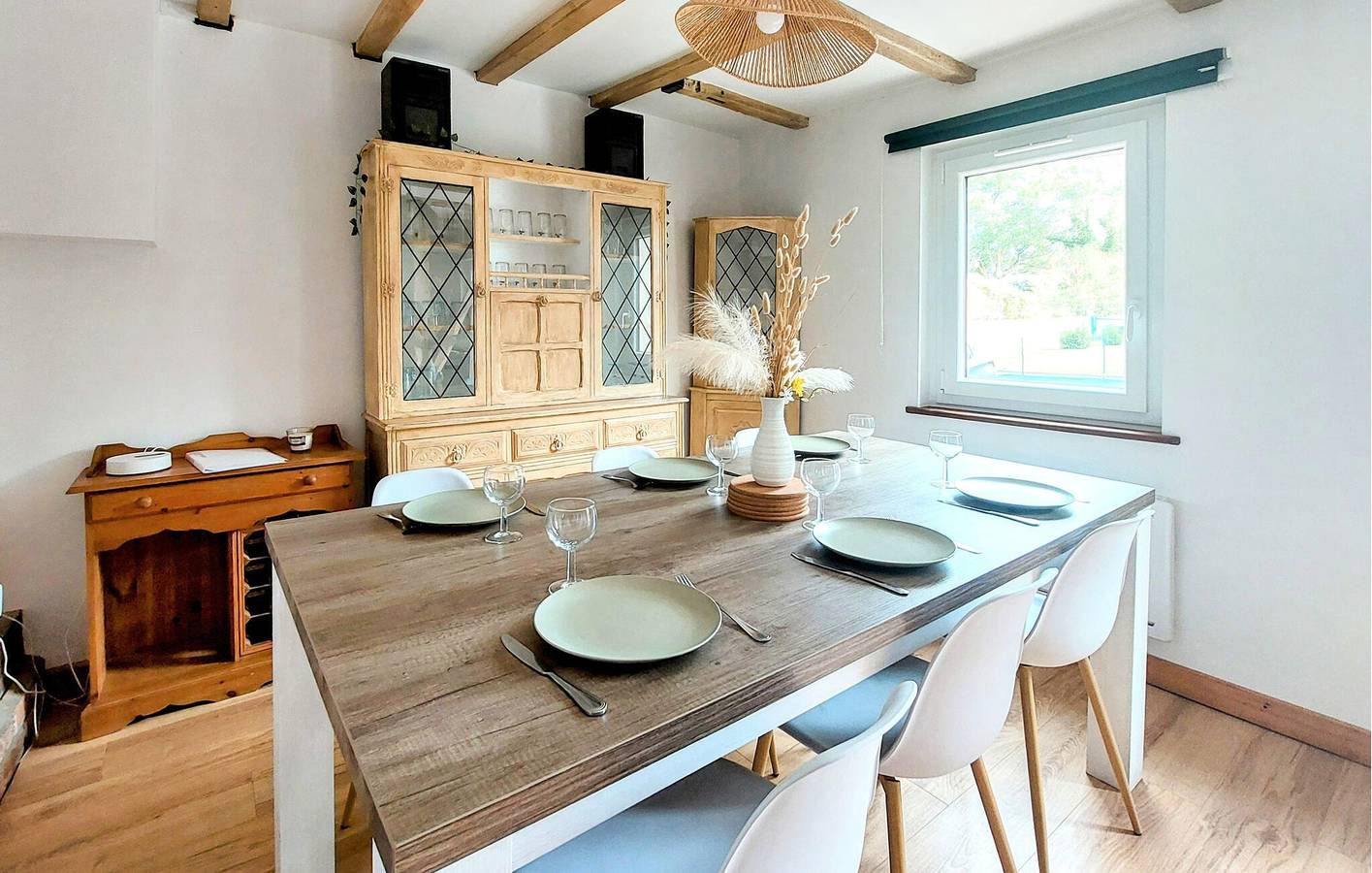 Cozy Garden Retreat with Wifi & Parking in Zutkerque, Saint-Omer region