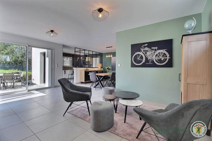 Gîte pour 8 personnes, avec Terrasse ainsi que Jardin et Vue à Binic - 2