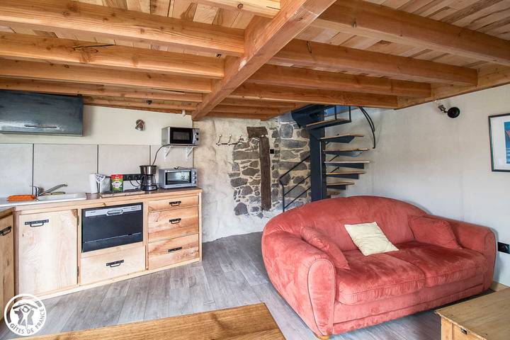 Gîte pour 2 personnes, avec jardin dans le Puy-de-Dôme - 3