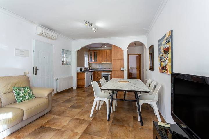 "Villa de 5 dormitorios con piscina privada y jardín" cerca del mar con piscina y Wi-Fi in Playa Cala Cerrada (Orihuela), Orihuela