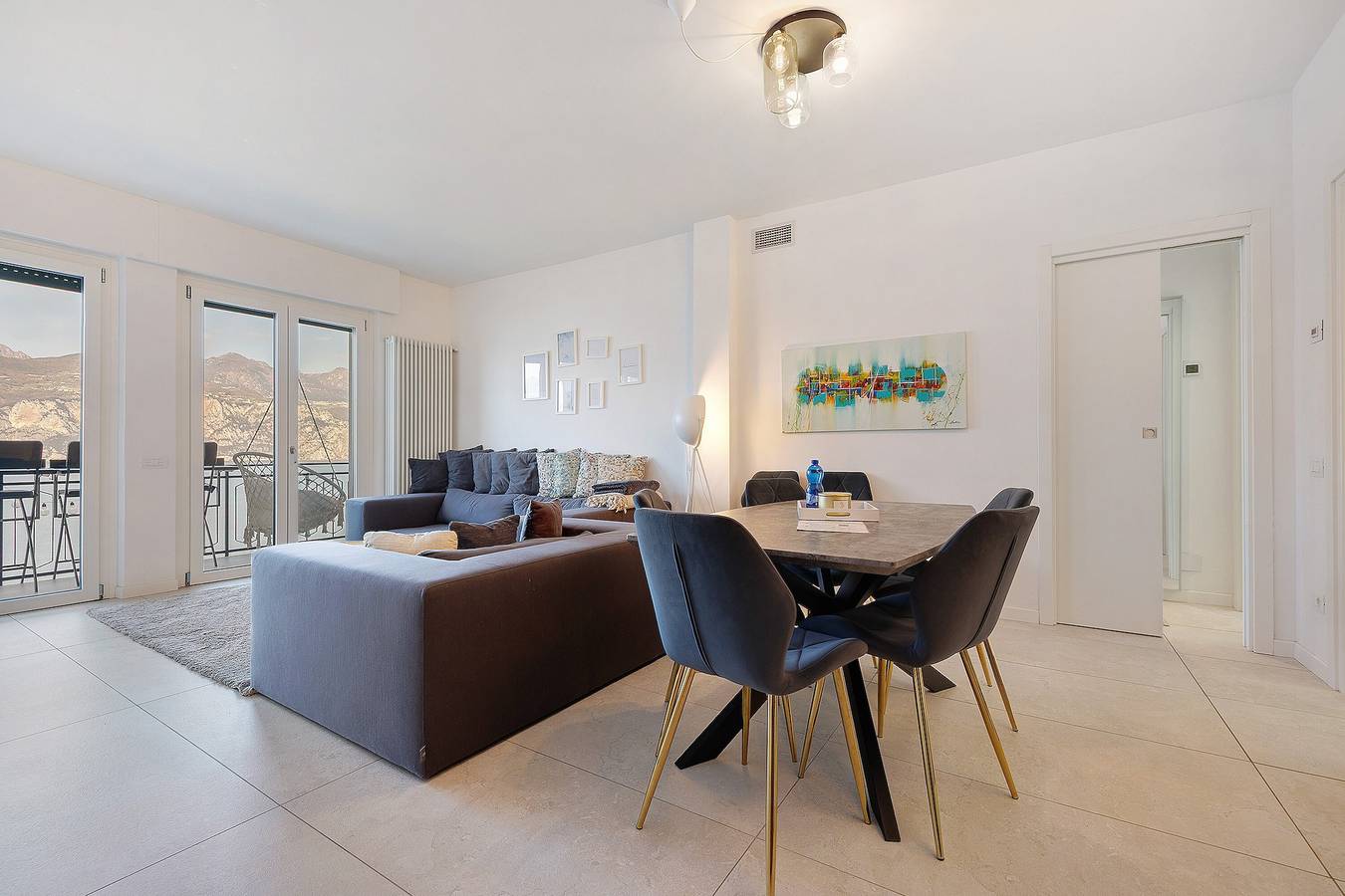 Apartamento entero, Apartamento "Lake View Casa di Sandra" con vistas al lago, Wi-Fi y aire acondicionado in Malcesine, Montañas Garda