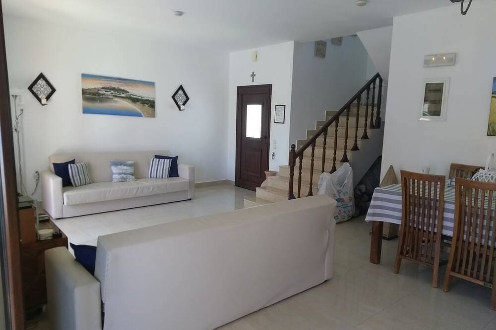 Freistehende Villa mit Akropolis und Meerblick. 10 Minuten zu Fuß zum Lindos-Platz. in Lindos, Rhodos
