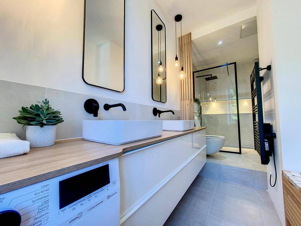 Appartement entier, Appartchic - appartement standing - plein Centre & Parking privé in Créon (Gironde), Région de Bordeaux