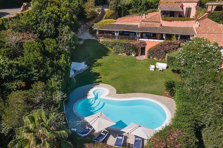 Villa pour 10 personnes, avec jacuzzi et jardin à Cala di Volpe