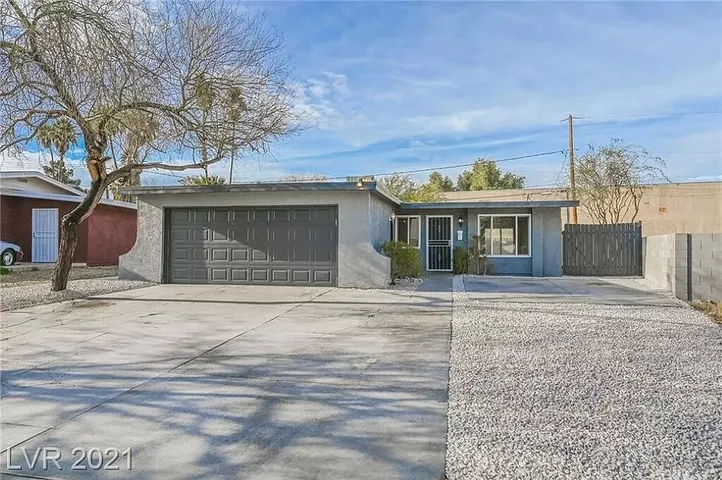 Vacation house for 4 people, with hot tub and yard - 1
