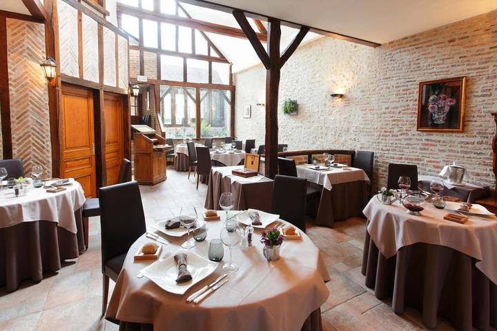 Hôtel pour 2 personnes, avec terrasse, animaux acceptés à Aubigny-sur-Nère - 4