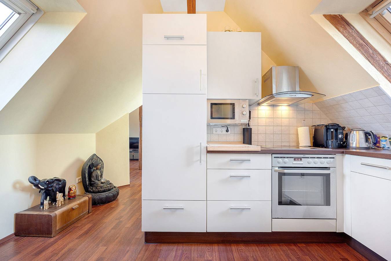 Appartement entier, Appartement de vacances 'Dachgeschosswohnung Wohllebe' avec Wi-Fi et climatisation in Döhren-Wülfel, Hanovre