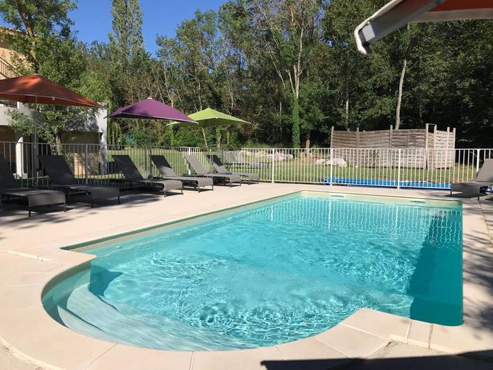 Aparthotel para 4 personas, con piscina y jardín, Se admiten mascotas - 1