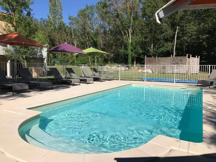 Apartmenthotel für 4 Personen, mit Garten und Pool, mit Haustier - 1