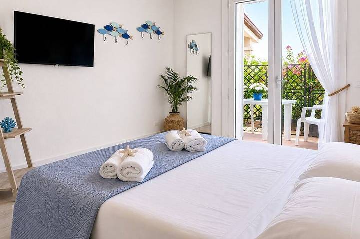 Villa con 2 camere da letto, piscina privata, internet Wi-Fi, vicino alla spiaggia e ai negozi in Codaruina/Valledoria, Valledoria