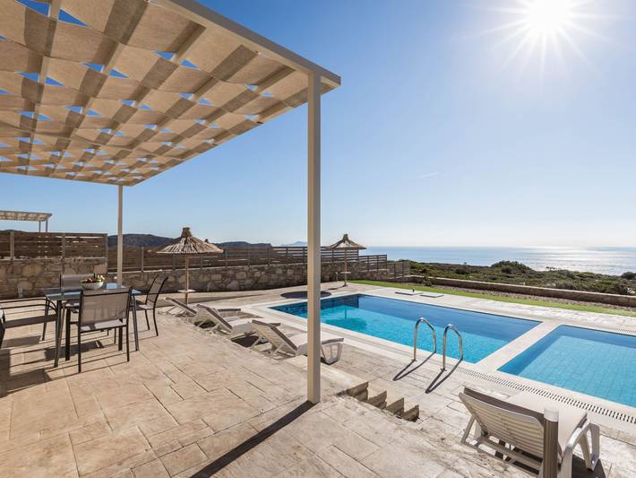 Ferienhaus für 8 Personen, mit Garten und Kinderpool sowie Pool