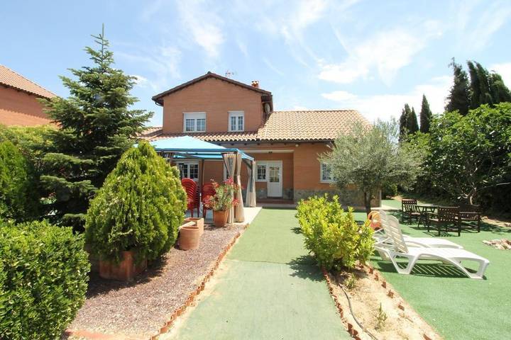 Chalet para 16 personas, con terraza y jardín en Castilla-La Mancha - 3