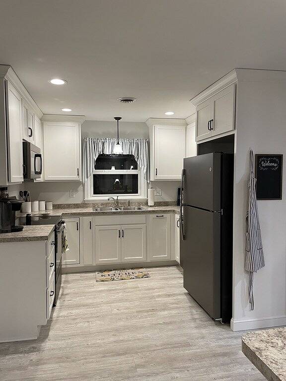 Beautiful open and spacious ranch home in country setting in Lebanon County