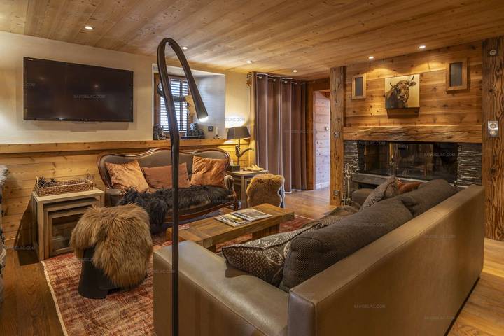 Gîte pour 9 personnes, adapté aux familles dans Office De Tourisme De La Clusaz - 2