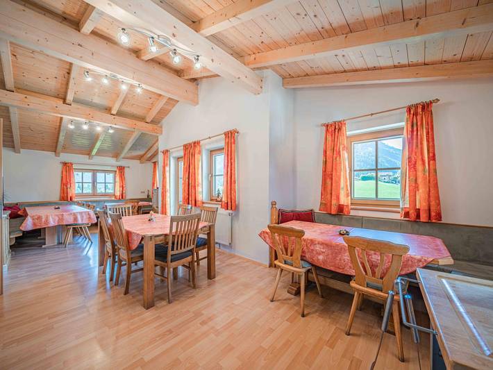 Ferienhaus für 26 Personen, mit Balkon und Terrasse sowie Garten und Pool in Neukirchen am Großvenediger - 4