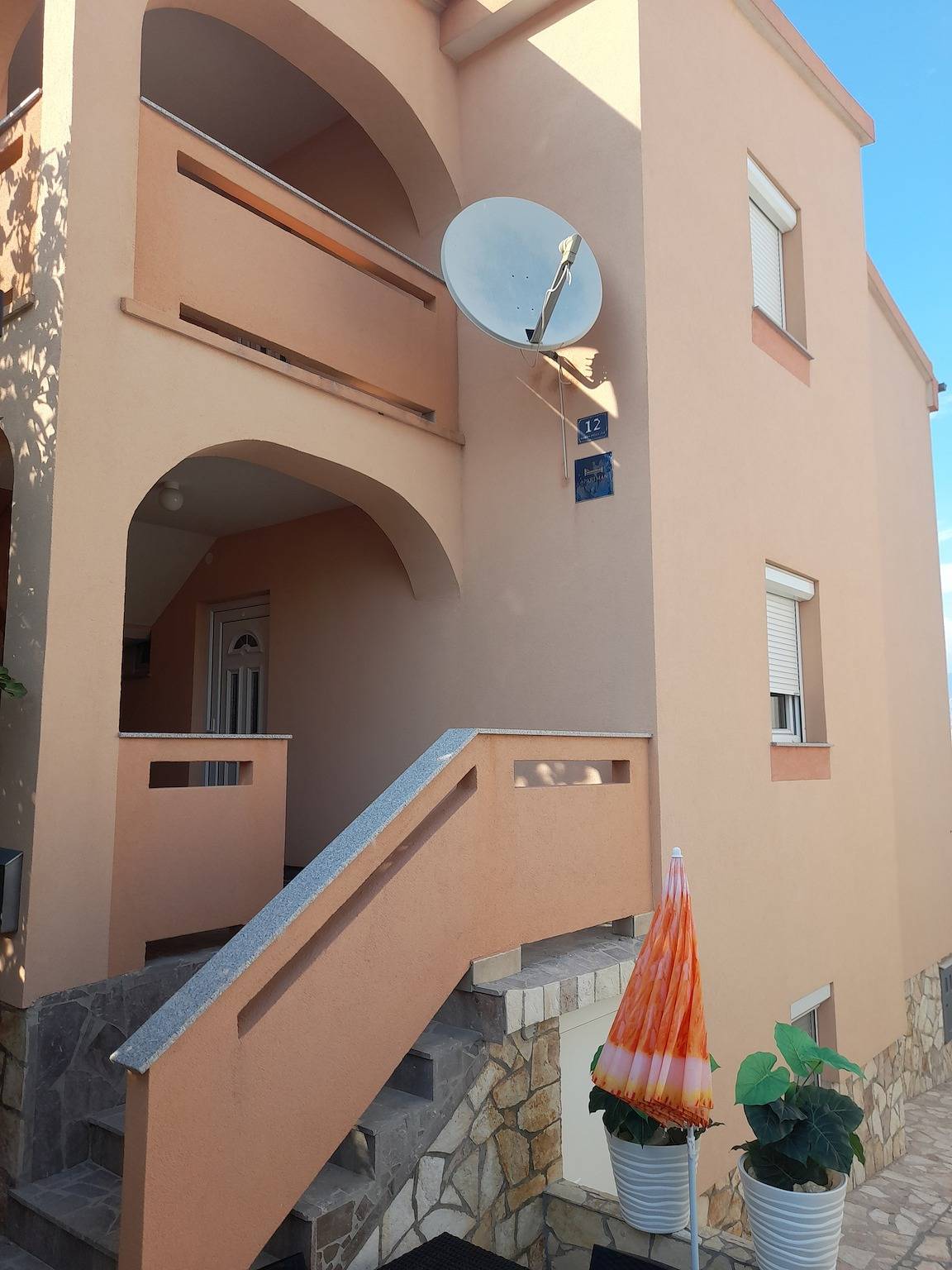 Entire apartment, Two bedroom apartment with terrace and sea view Pag A-6542-a in Pag Town, Pag Island
