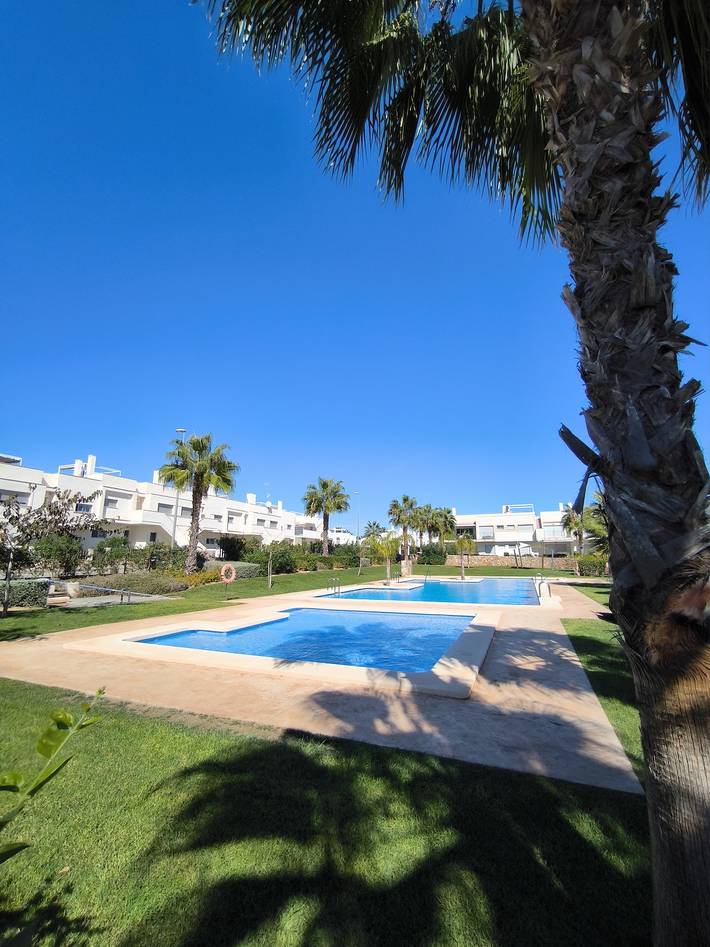 Bungalow para 4 personas, con jardín y terraza en Orihuela