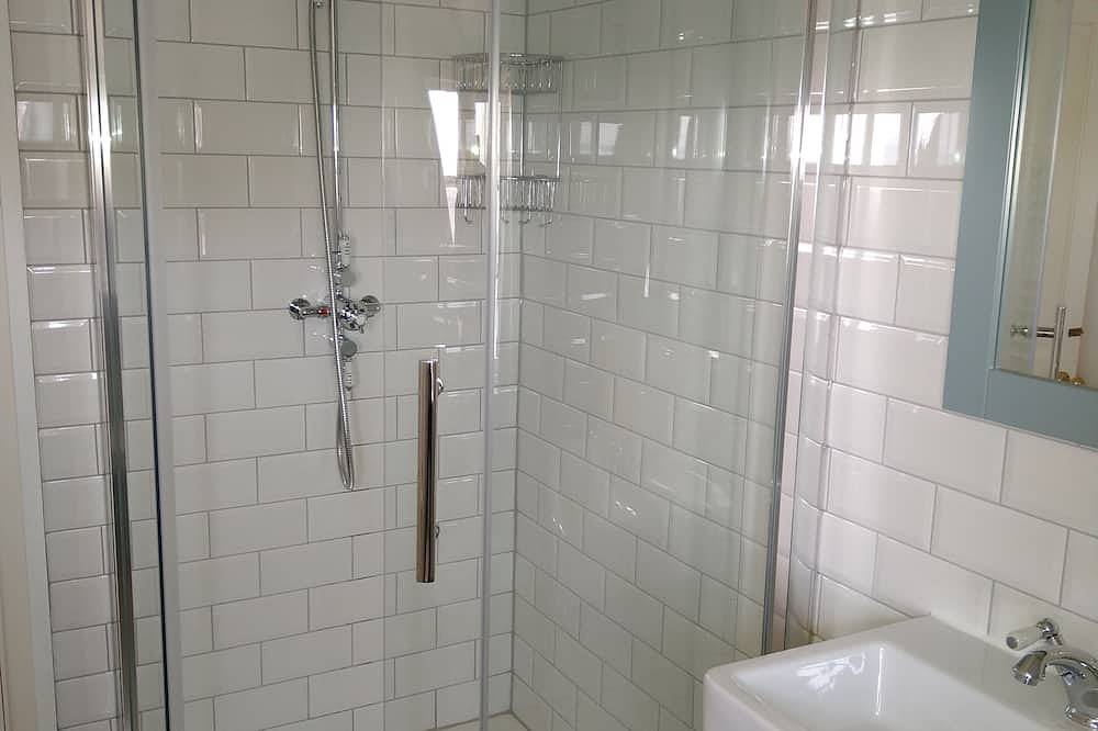 Entire apartment, Cosy character apartment overlooking historic harbour and beach in West Bay, West Dorset Heritage Coast