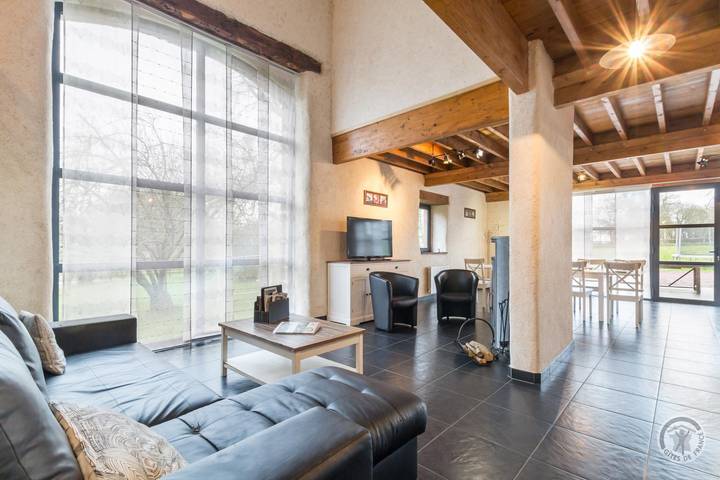 Casa de huéspedes para 10 personas, con jardín además de terraza y jacuzzi - 1