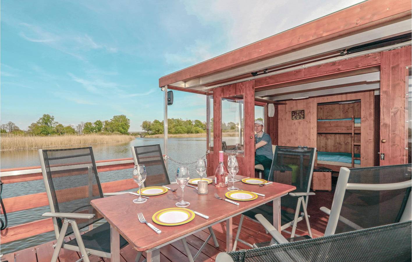 Hausboot am Wasser mit Gartenterrasse und Seeblick in Beetzsee, Westhavelland