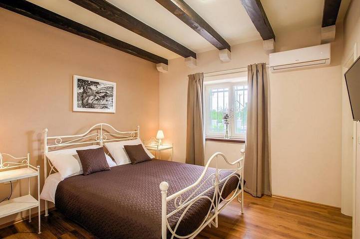 Wunderschönes Haus in Drnis in Dalmatinisches Zagora