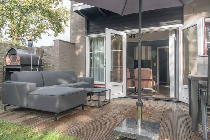 Ferienhaus für 6 Personen, mit Seeblick und Terrasse sowie Balkon/Terrasse in Goeree-Overflakkee - 2