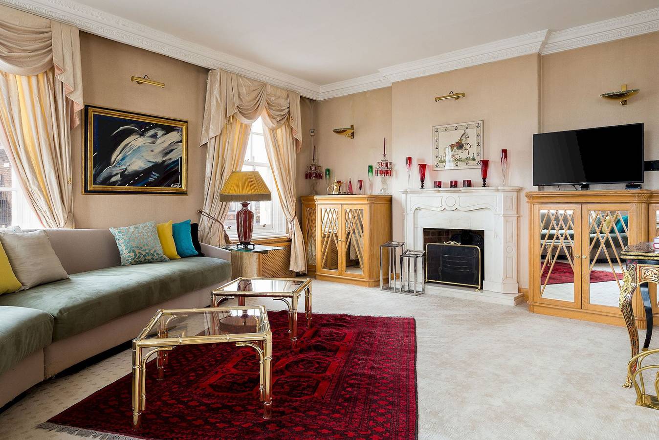 Entire apartment, Penthouse 3-bed 3-bath on Marble Arch in Hyde Park Estate, London