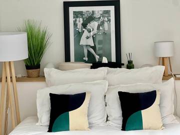 Chambre d’hôte pour 2 personnes, avec terrasse et jardin ainsi que vue et piscine à Saint-André-de-Cubzac