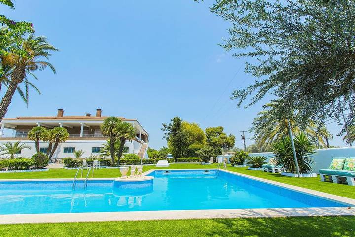Casa rural para 8 personas, con Terraza además de Jardín y Piscina en Los Montesinos - 2