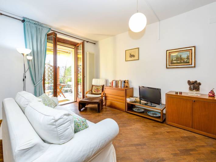 Appartamento intero, 'Silvia2' mit privatem Balkon in Spiaggia delle Rive (Salò), Salò