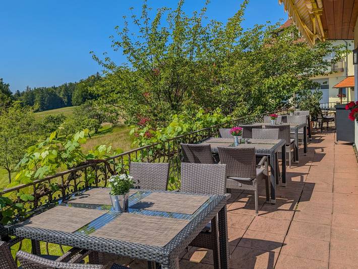 Hotel Restaurant Vinothek Lamm - Junior Suite zur Einzelbelegung in Bad Herrenalb, Nordschwarzwald