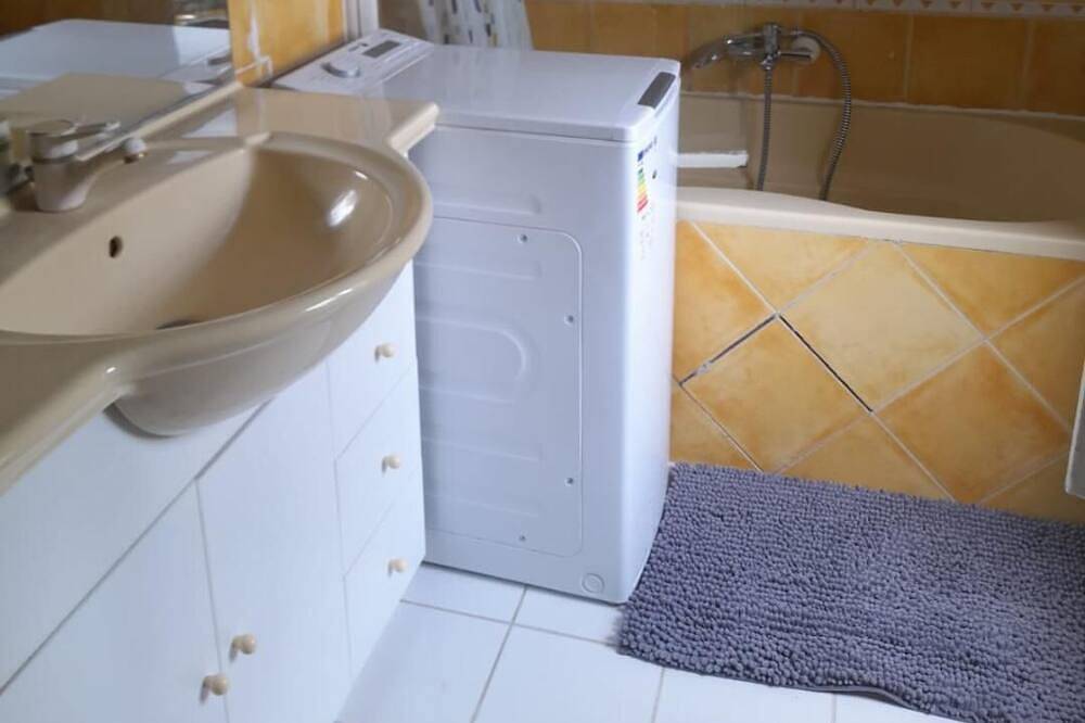 Chambre privative dans maison de 114 m² à 2 min à pied des bois de Cergy in Cergy, Val-d'Oise
