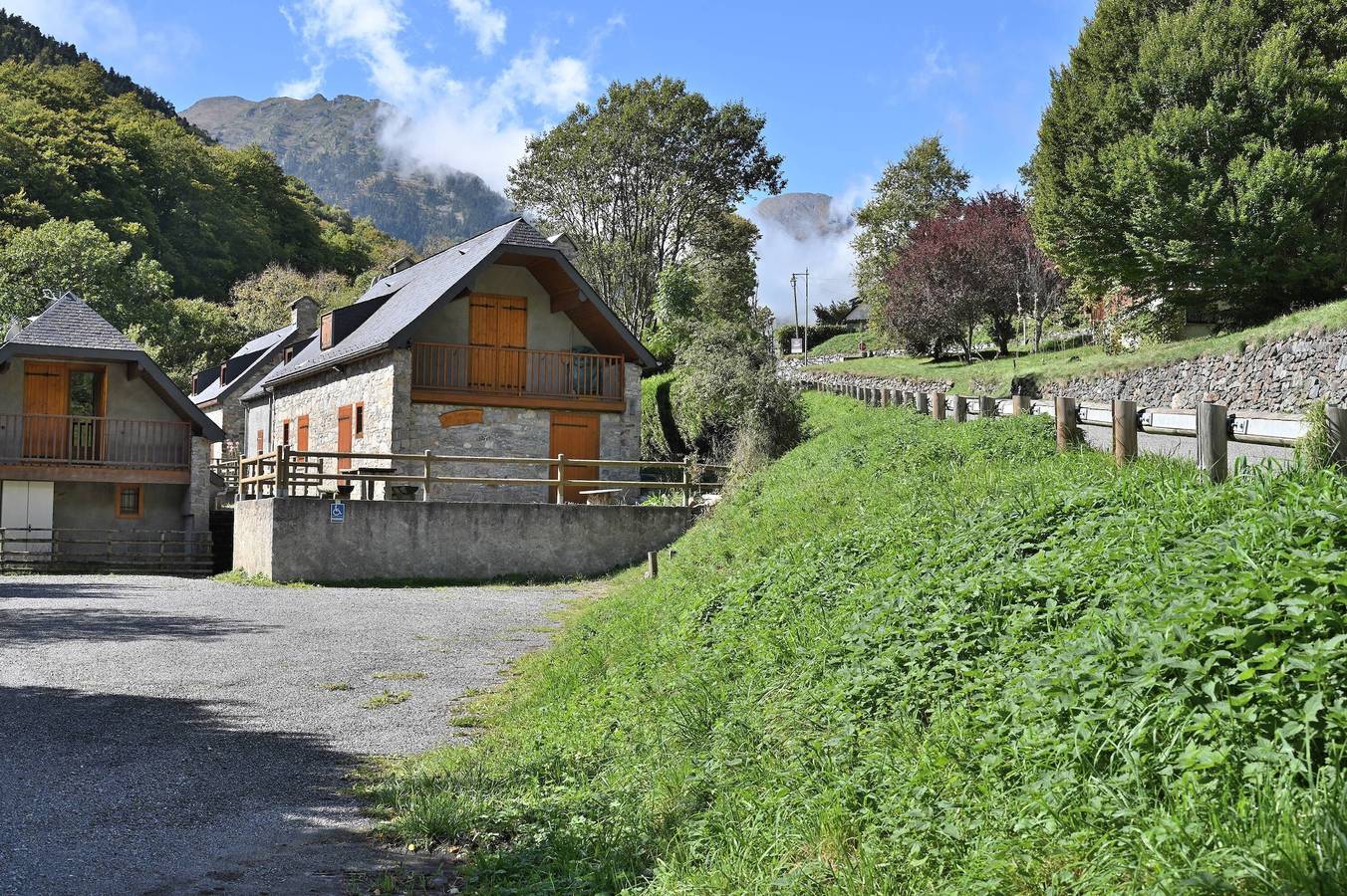 Ferienhaus 'Bergerie Route De Piau Engaly' mit Bergblick, privater Terrasse und eigenem Garten in Aragnouet, Nationalpark Pyrenäen