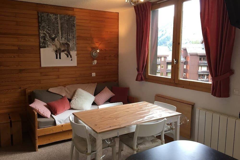 Ganze Wohnung, Studio, at the foot of the Belle Plagne slopes, sleeps 4, wifi included. in Belle Plagne, La Plagne-Tarentaise