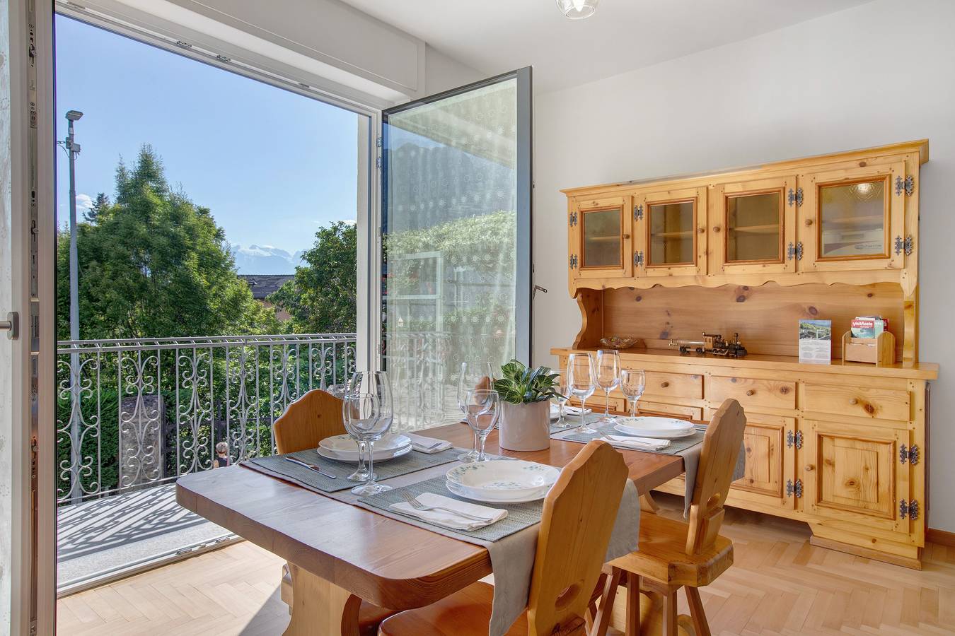 Geheel appartement, Appartement 'La Meison De La Louye' met Uitzicht op de Bergen, Wifi en Airconditioning in Aosta, Walliser Alpen
