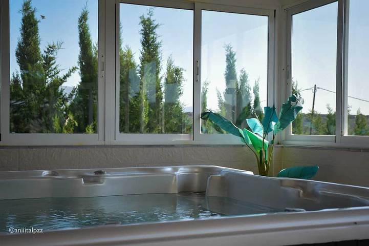 Chalet para 6 personas, con jacuzzi además de balcón y jardín - 1