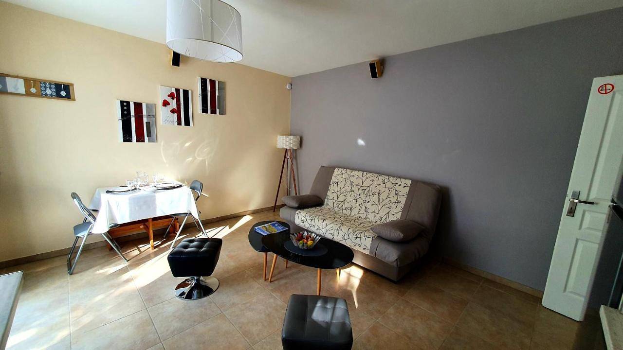 Apartment with Garden View in Saint-Paul-en-Forêt, Côte méditerranéenne (France)