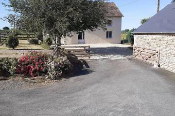 Gîte pour 6 personnes, avec jardin à Saint-Aubin-de-Terregatte