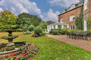 Villa for 16 People in North Lincolnshire, Yorkshire, Photo 3